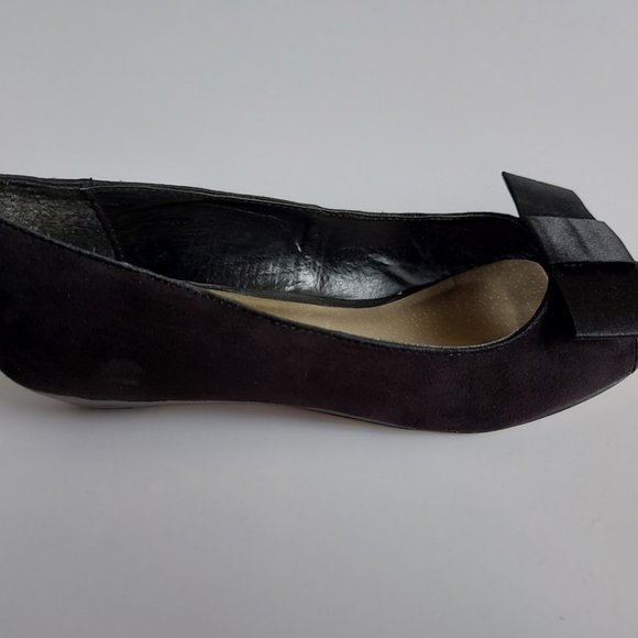 Peep Toe Black Wedge One Inch Sandals With Bow - Picture 6 of 13